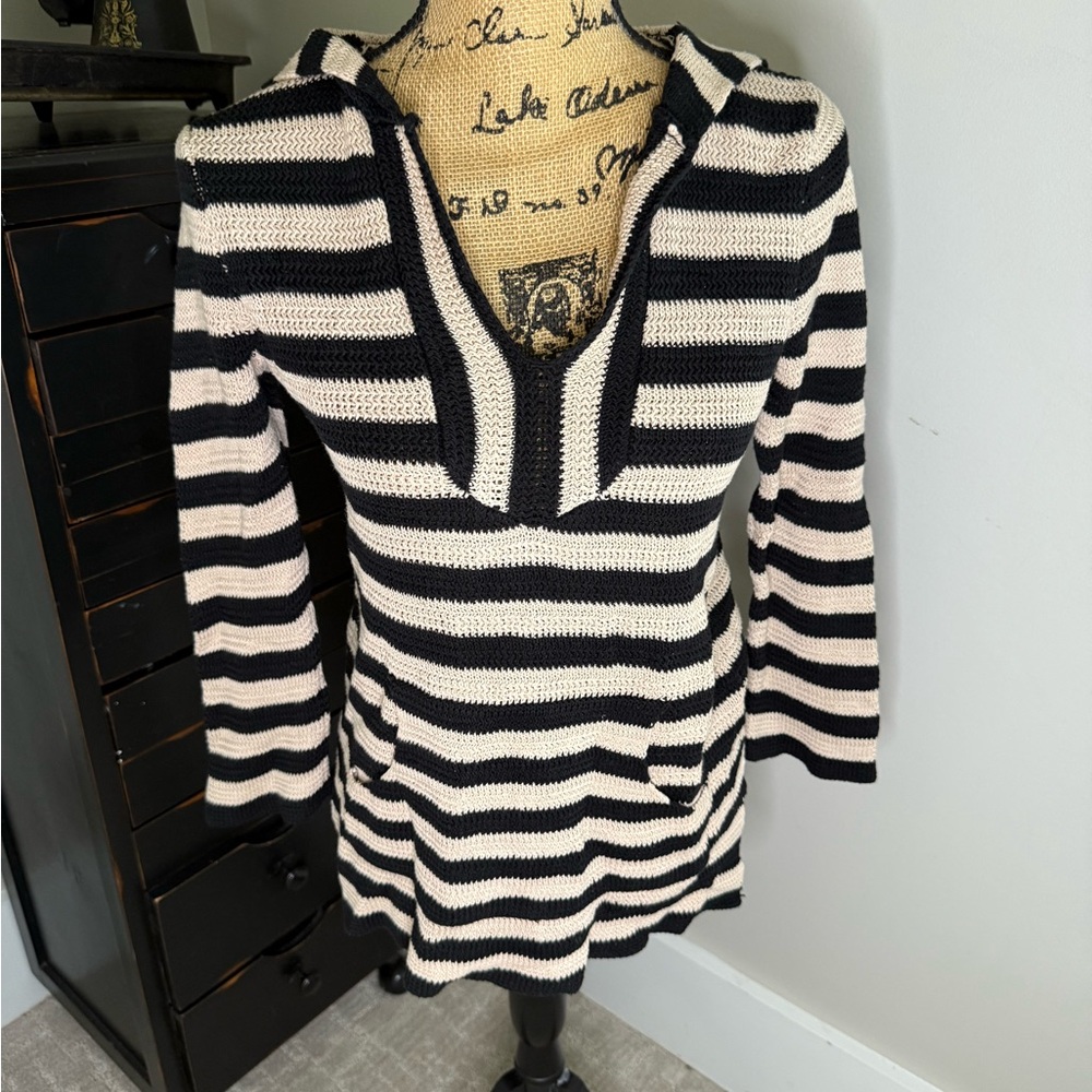 Trina Turk Black and Cream Knit Top - Picture 3 of 8